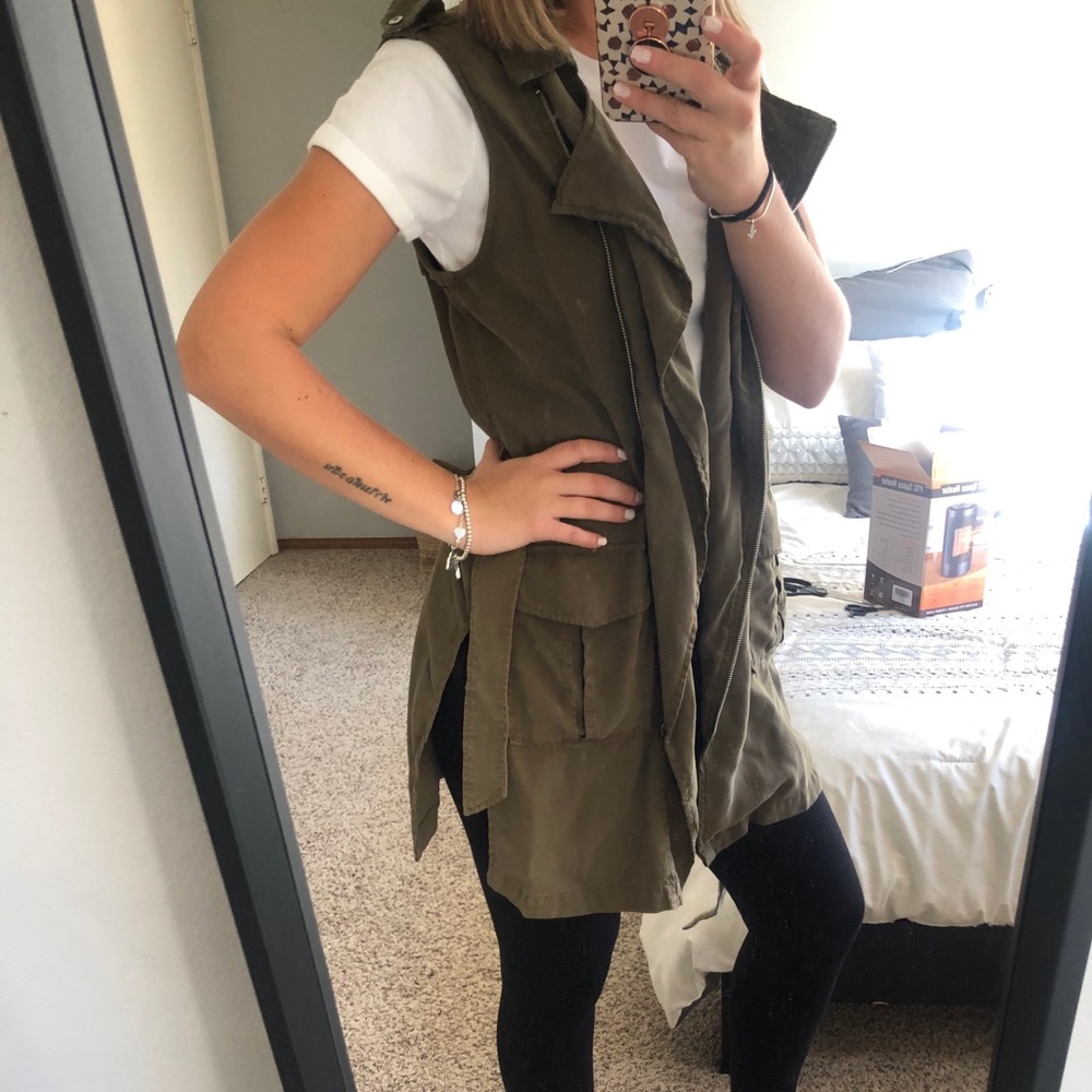Green vest - Bershka